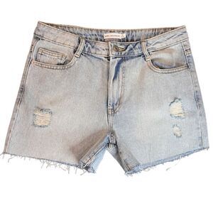 Avec les filles cut off light denim jean shorts, size 27